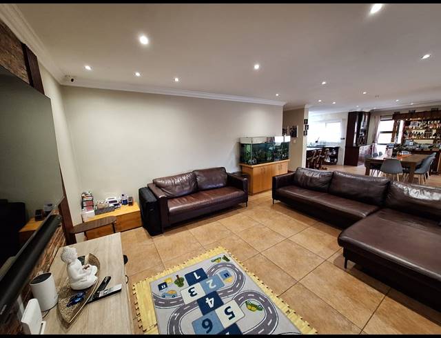4 BEDROOM HOUSE FOR SALE IN VANDERBIJLPARK SE 8